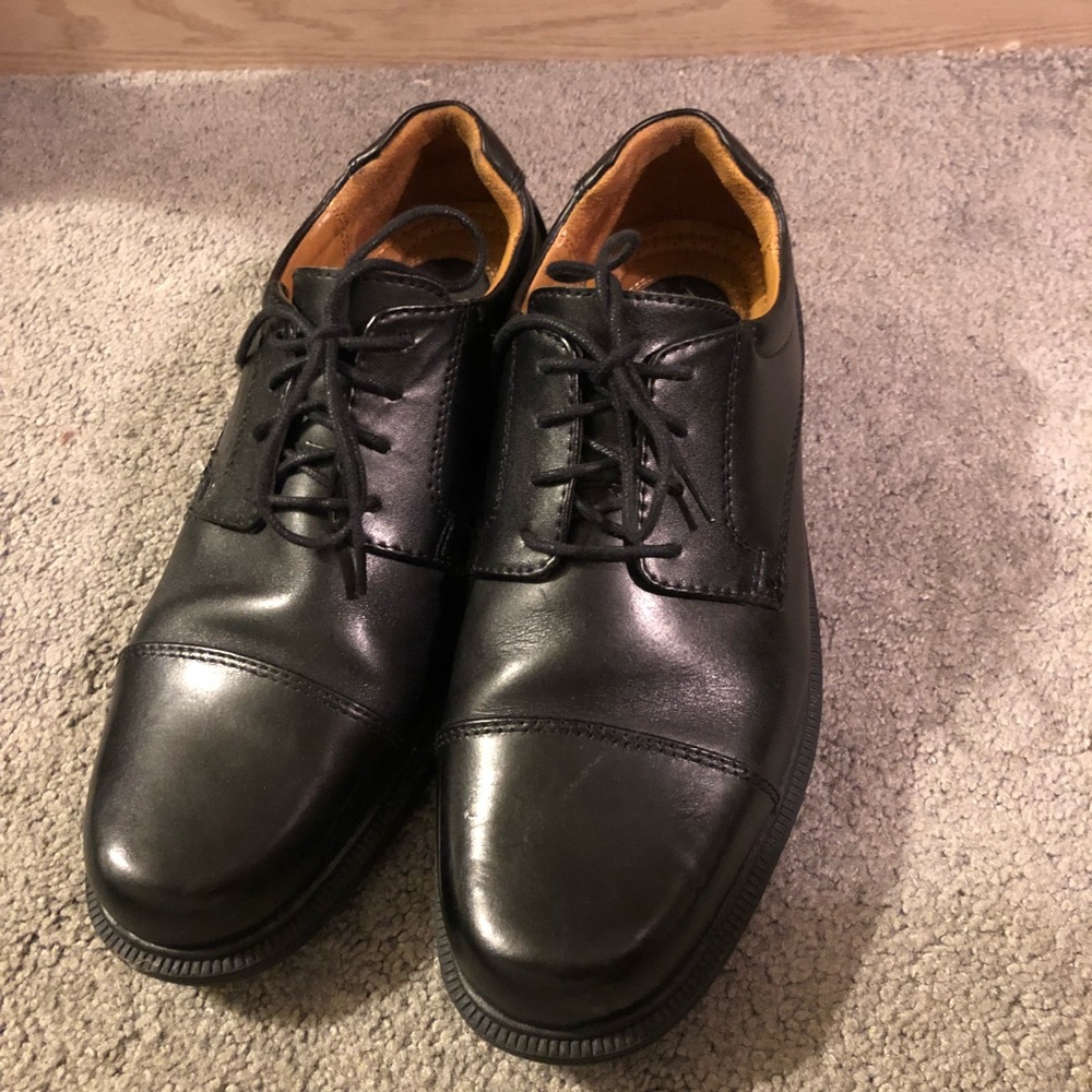 Men’s black dress shoes